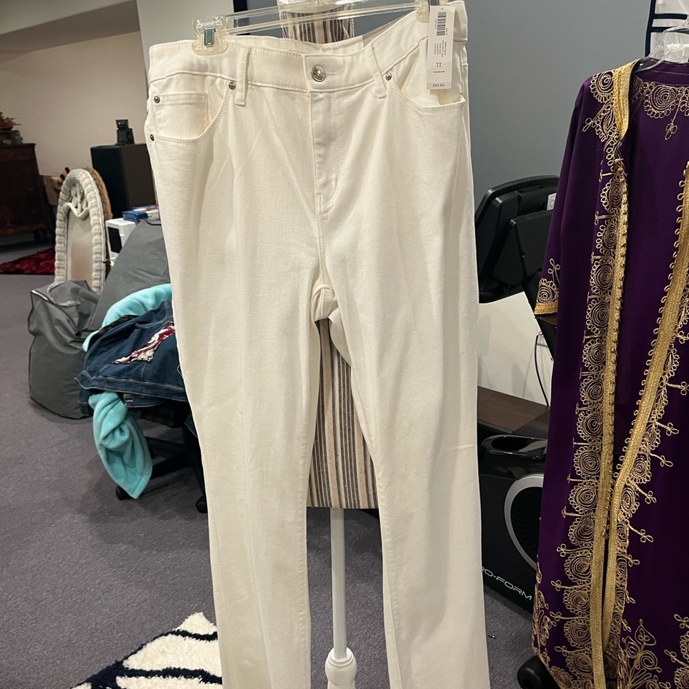 Chico sz 8 tall boot cut 4 pocket WHITE jean NWT